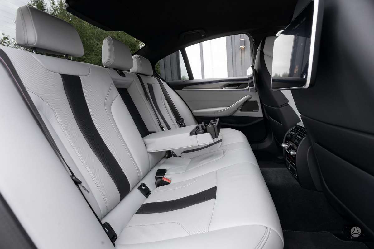 BMW M5, 4.4 l., Седан