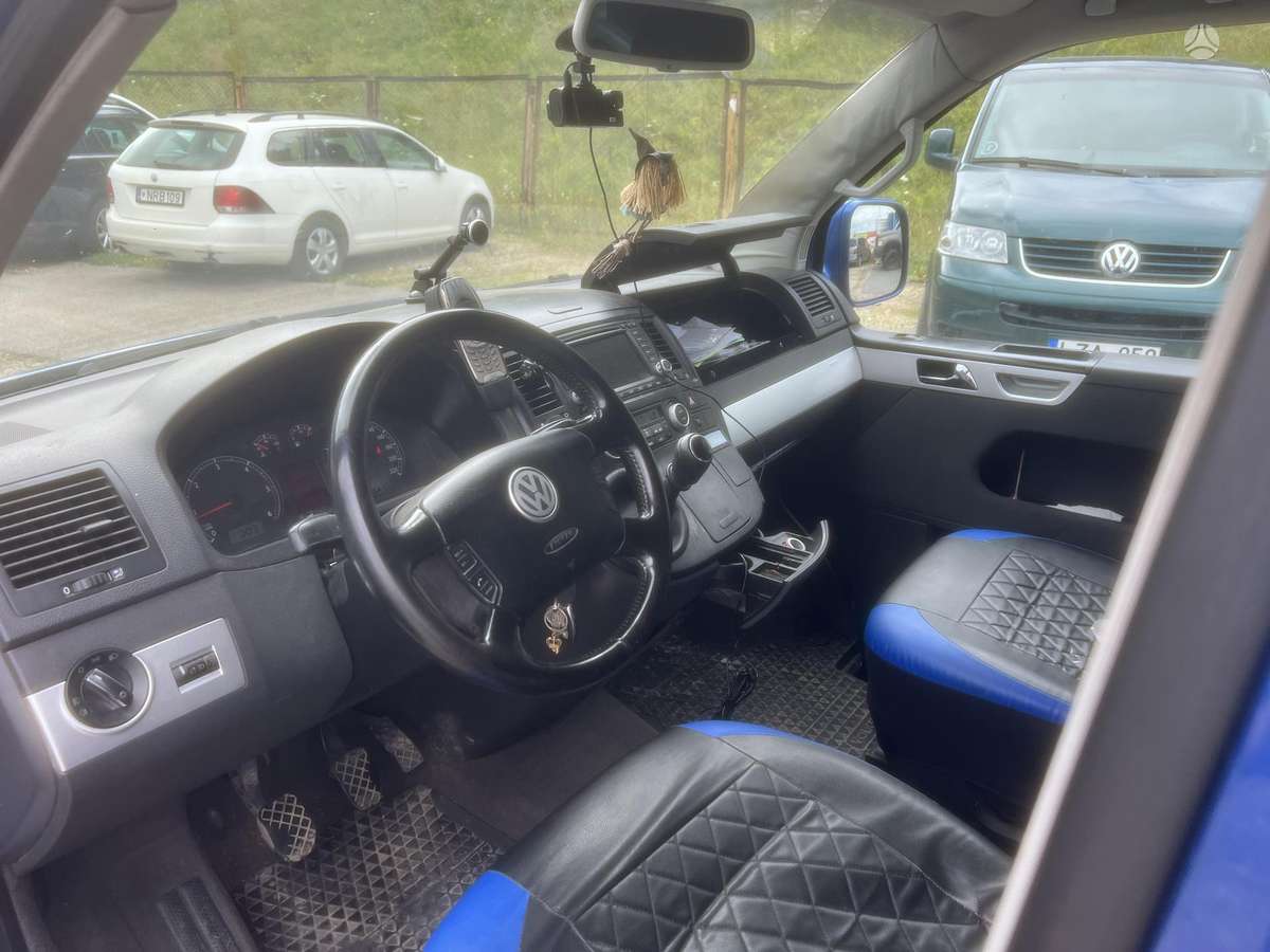 Volkswagen Multivan, 2.5 l., Минивэн