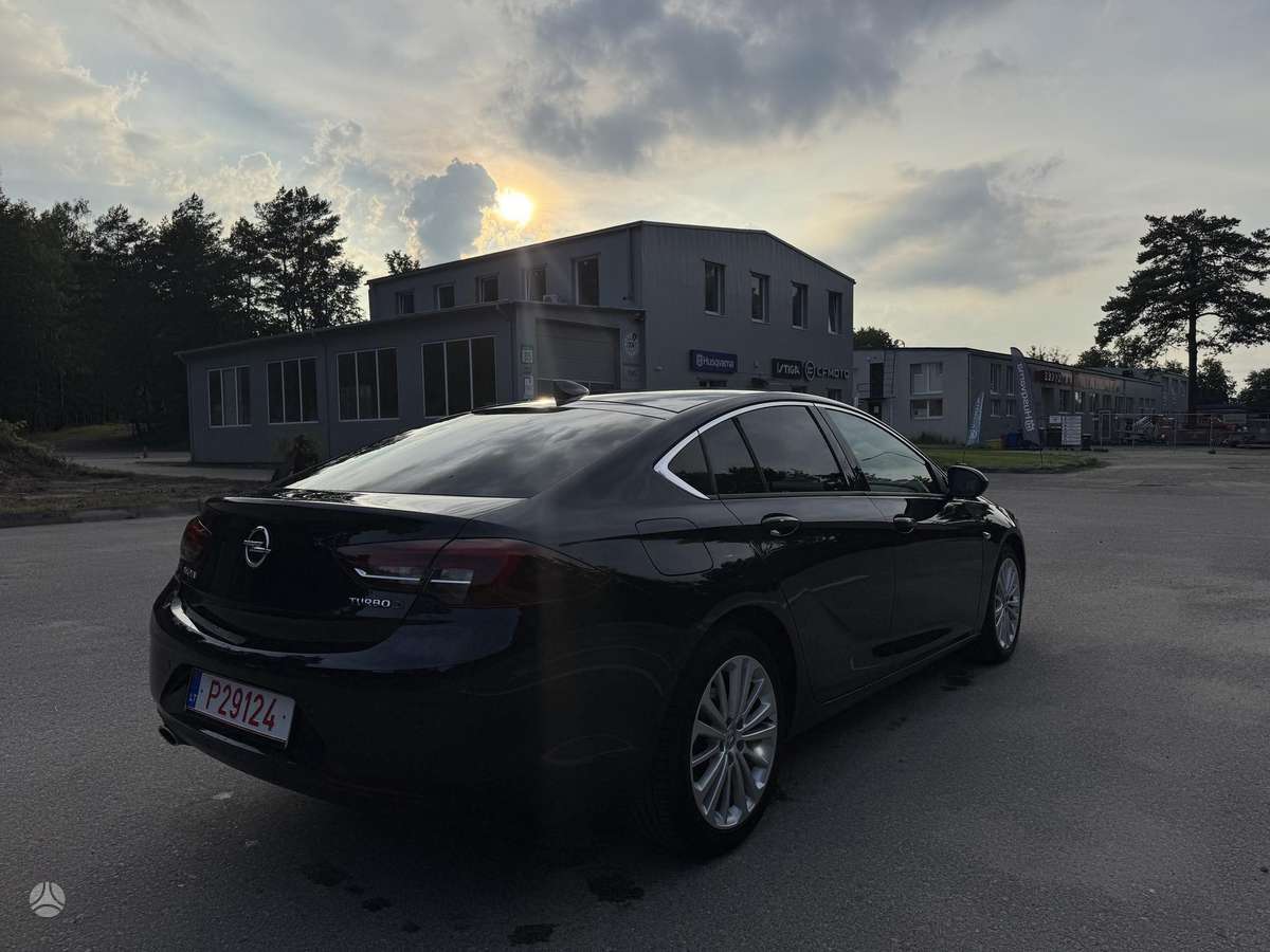 Opel Insignia, 2.0 l., Хэтчбек
