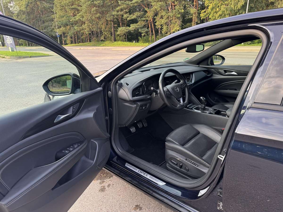 Opel Insignia, 2.0 l., hatchback