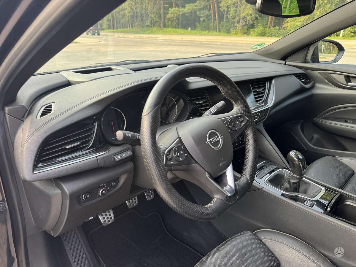 Opel Insignia, 2.0 l., hatchback