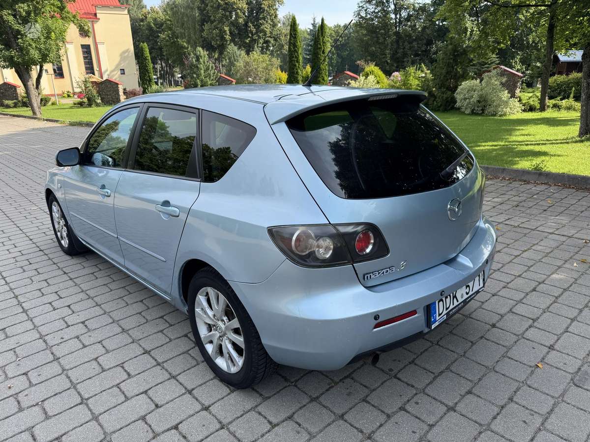 Mazda 3, 1.6 l., Хэтчбек