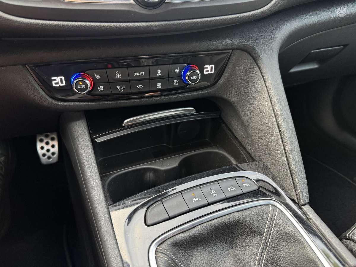 Opel Insignia, 2.0 l., Хэтчбек