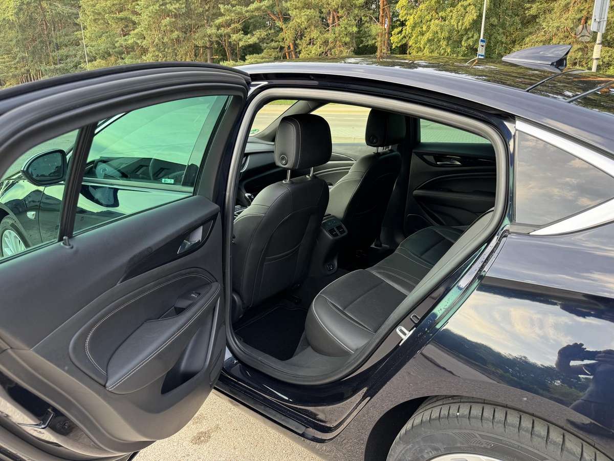 Opel Insignia, 2.0 l., Хэтчбек