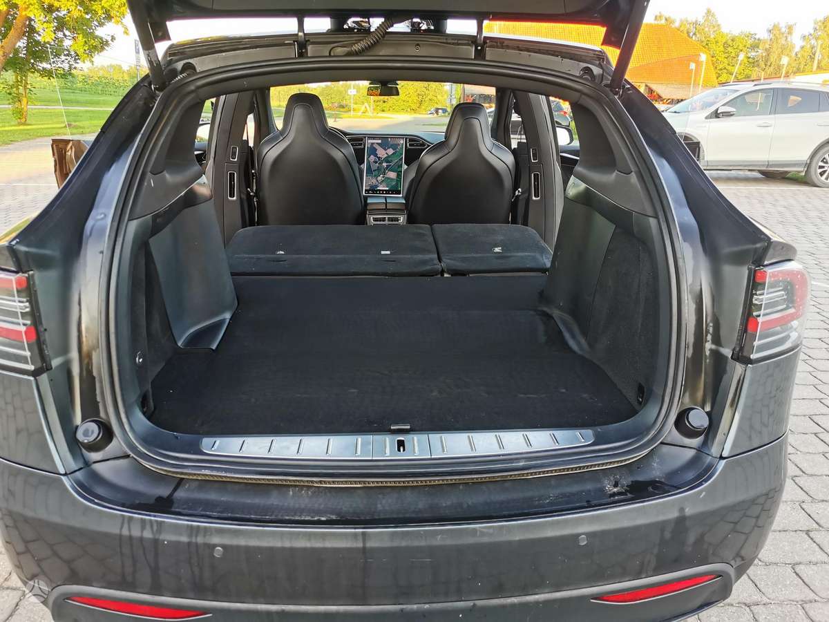 Tesla Model X, 100 кВт·ч, Внедорожник / Кроссовер