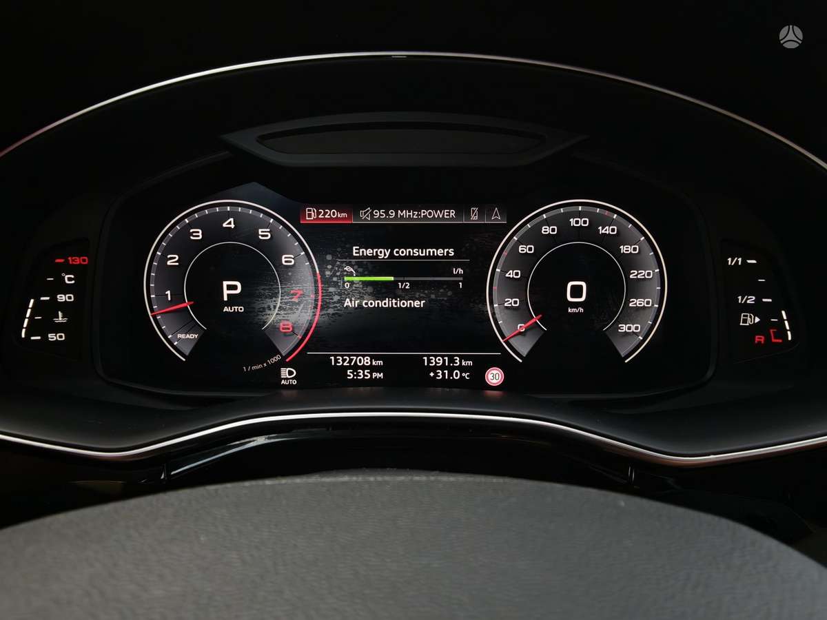 Audi Q8, 3.0 l., off-road / crossover