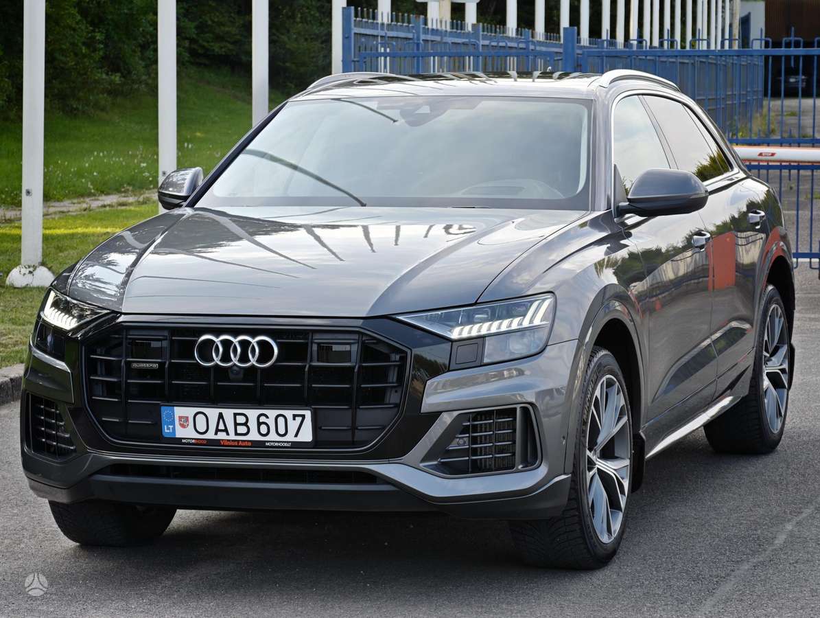 Audi Q8, 3.0 l., off-road / crossover