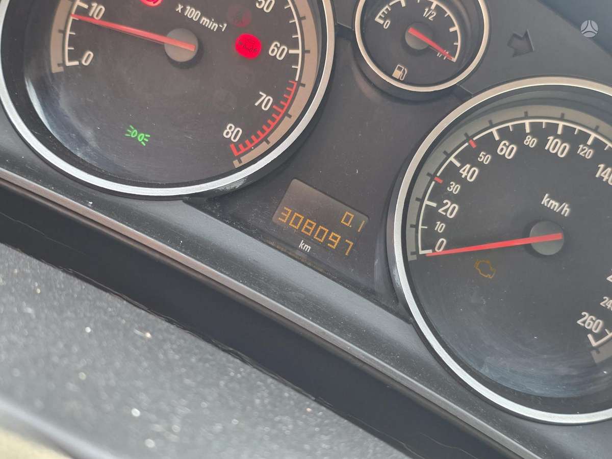 Opel Astra dalimis