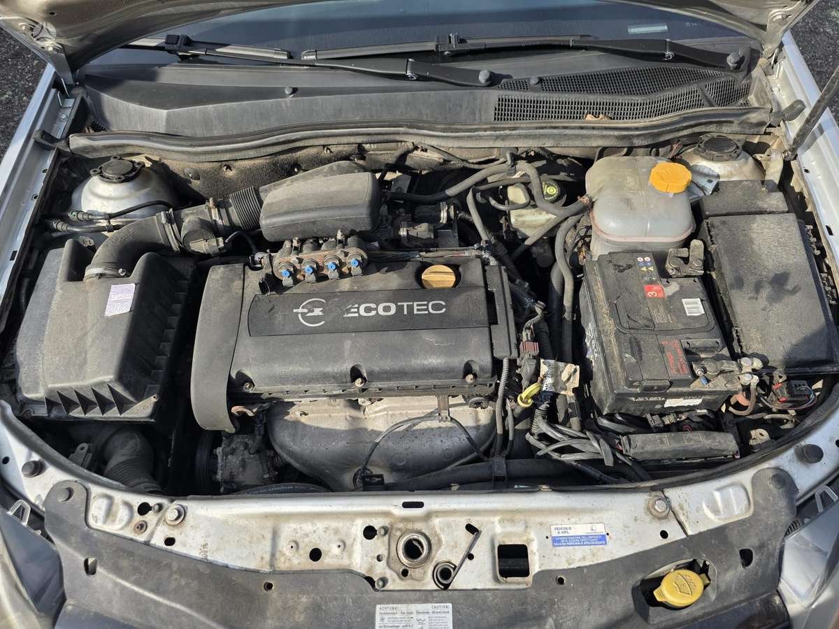 Opel Astra dalimis