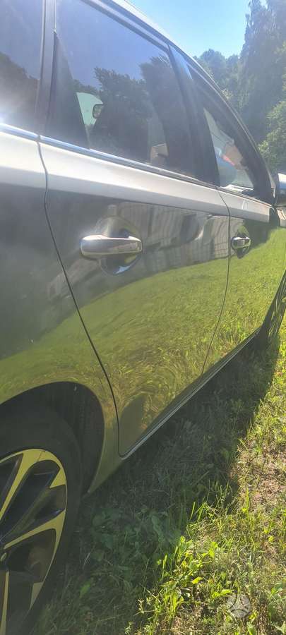 Toyota Auris Spalva c tr1g6