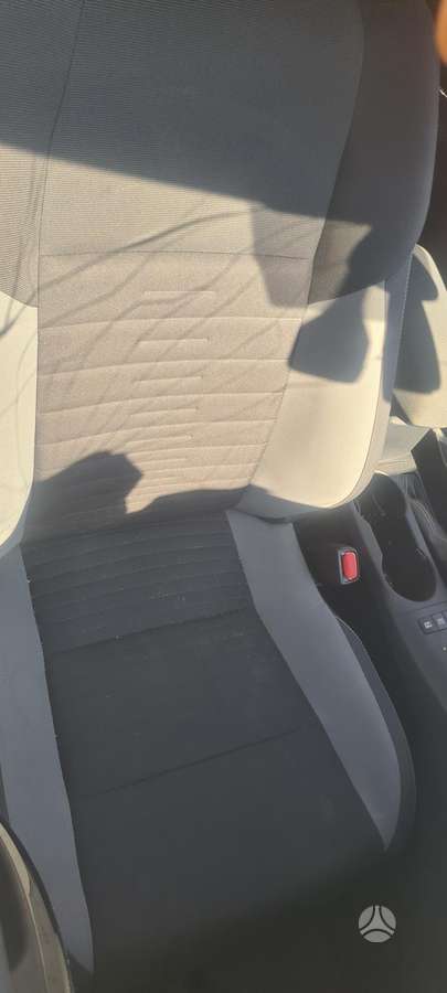 Toyota Auris Spalva c tr1g6