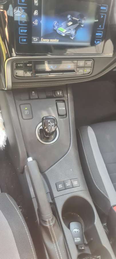 Toyota Auris Spalva c tr1g6