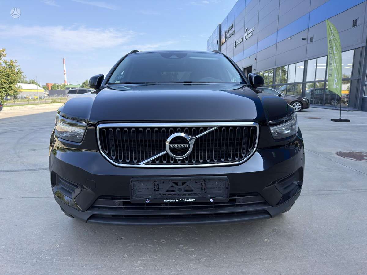 Volvo XC40, 2.0 l., off-road / crossover