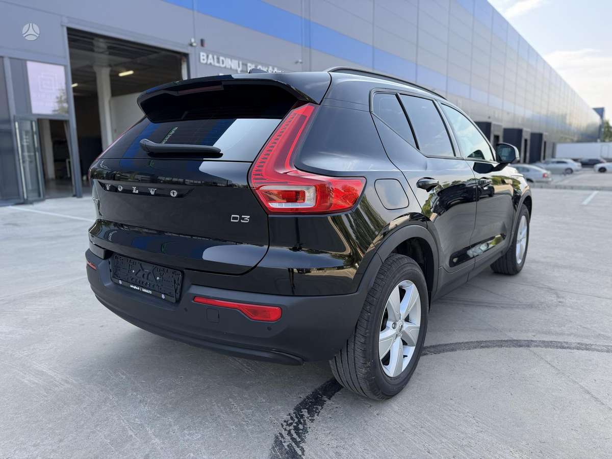 Volvo XC40, 2.0 l., off-road / crossover