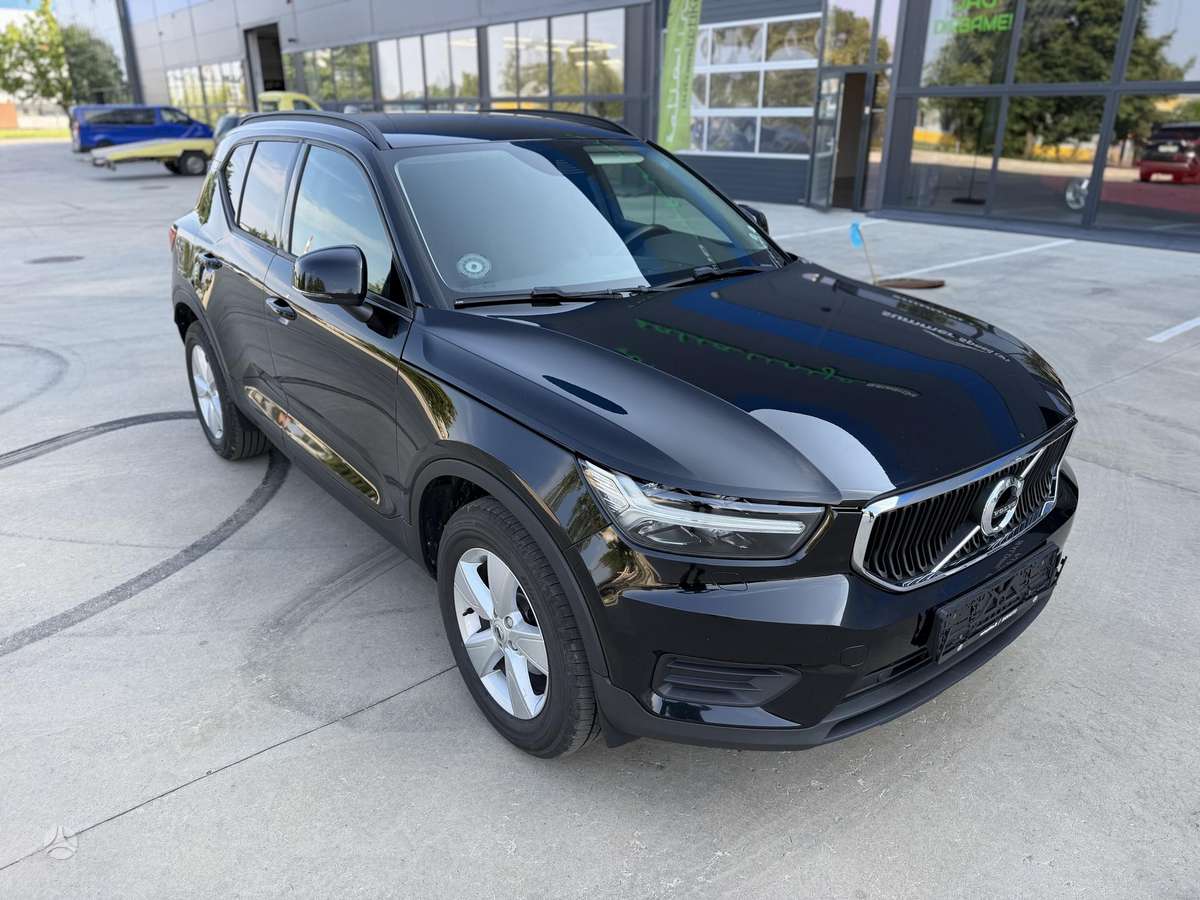 Volvo XC40, 2.0 l., off-road / crossover