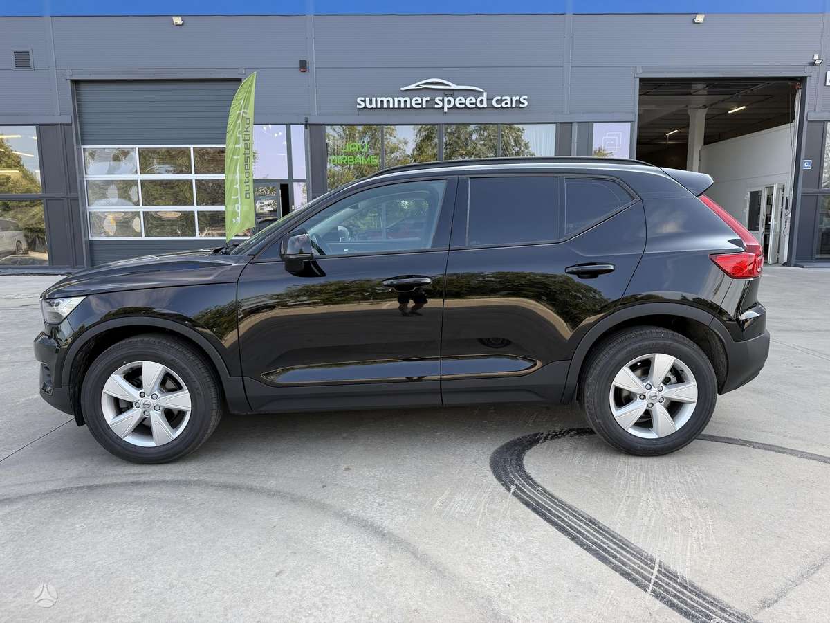 Volvo XC40, 2.0 l., off-road / crossover