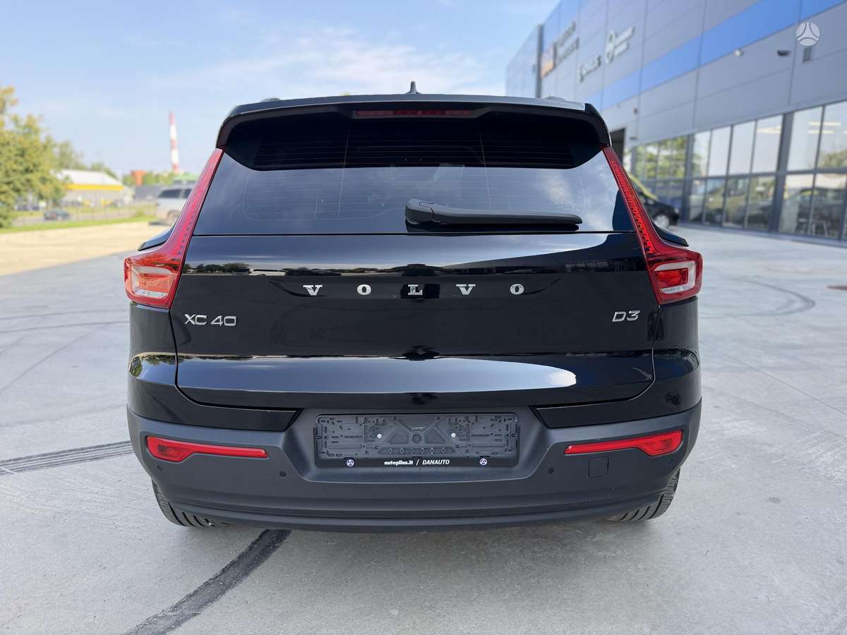 Volvo XC40, 2.0 l., off-road / crossover