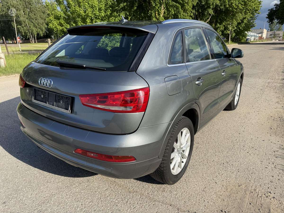Audi Q3, 2.0 l., off-road / crossover
