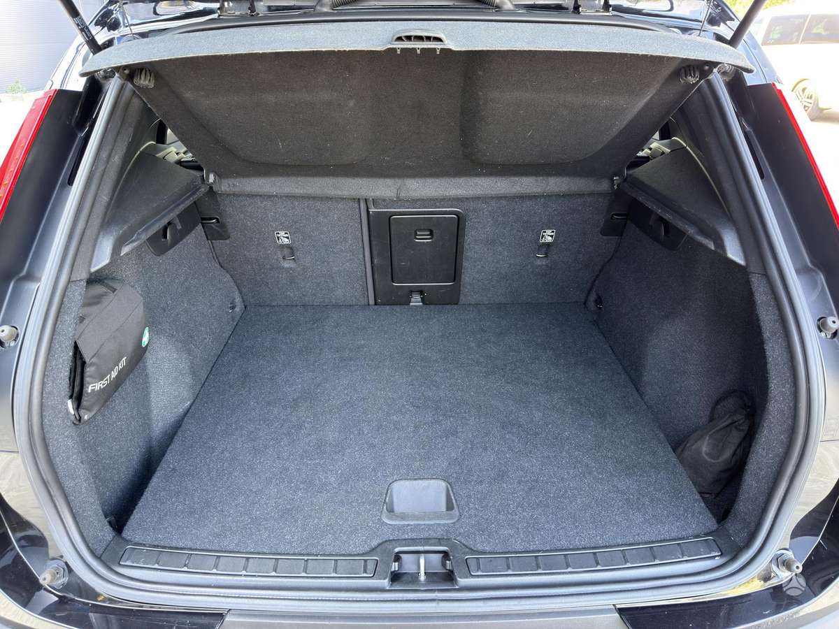 Volvo XC40, 2.0 l., Внедорожник / Кроссовер