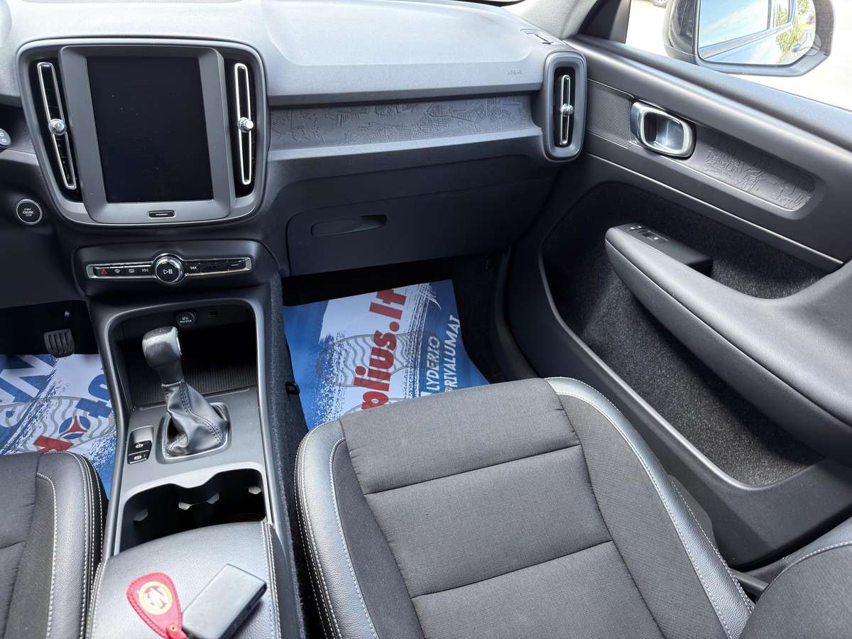 Volvo XC40, 2.0 l., Внедорожник / Кроссовер