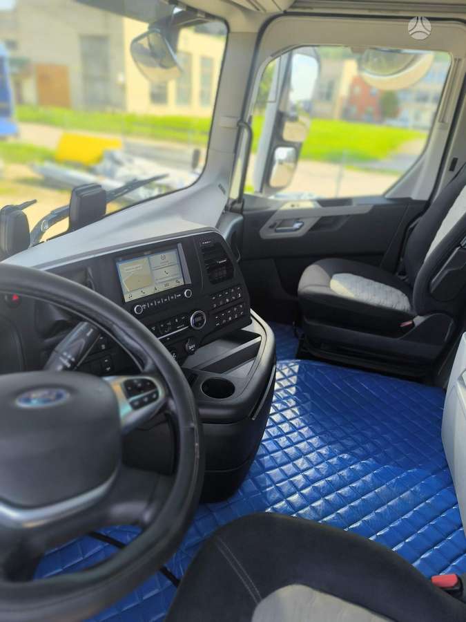 Ford F MAX 500, double sleeper