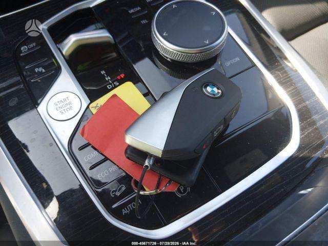 BMW X5, off-road / crossover