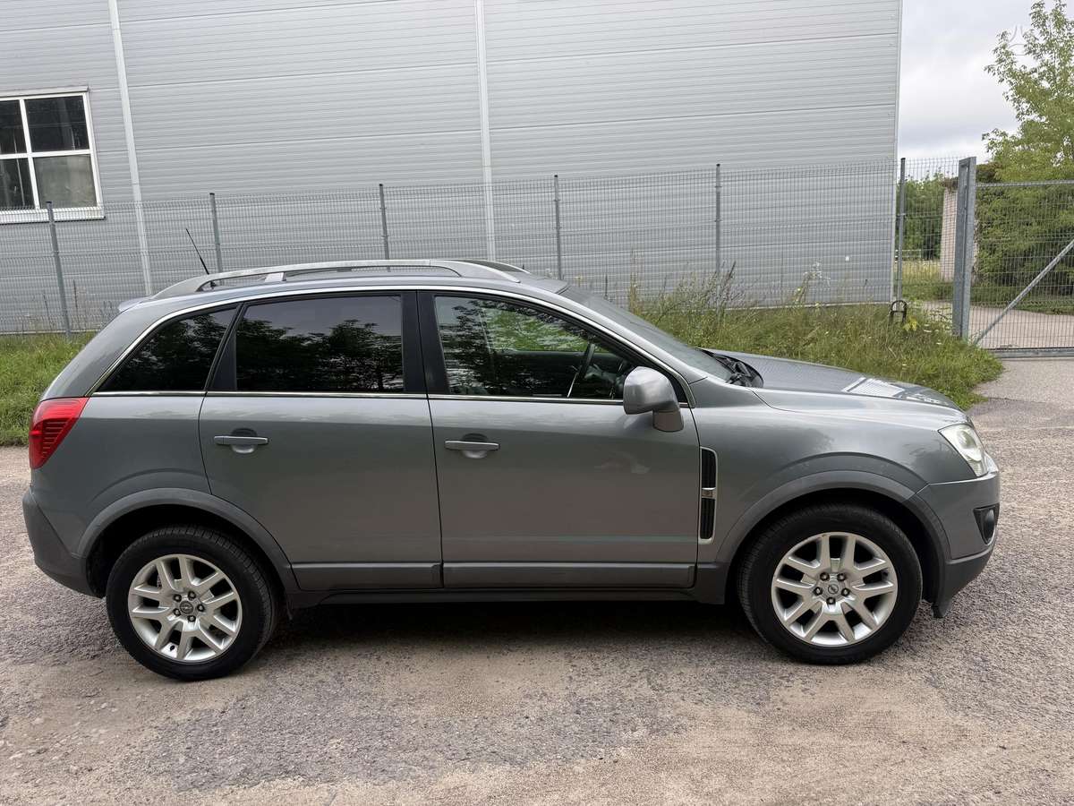 Opel Antara, 2.2 l., off-road / crossover