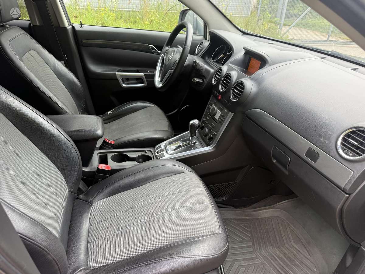 Opel Antara, 2.2 l., off-road / crossover