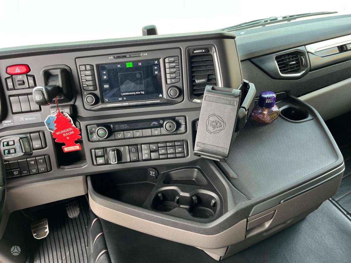 Scania R650, cab-chassis trucks
