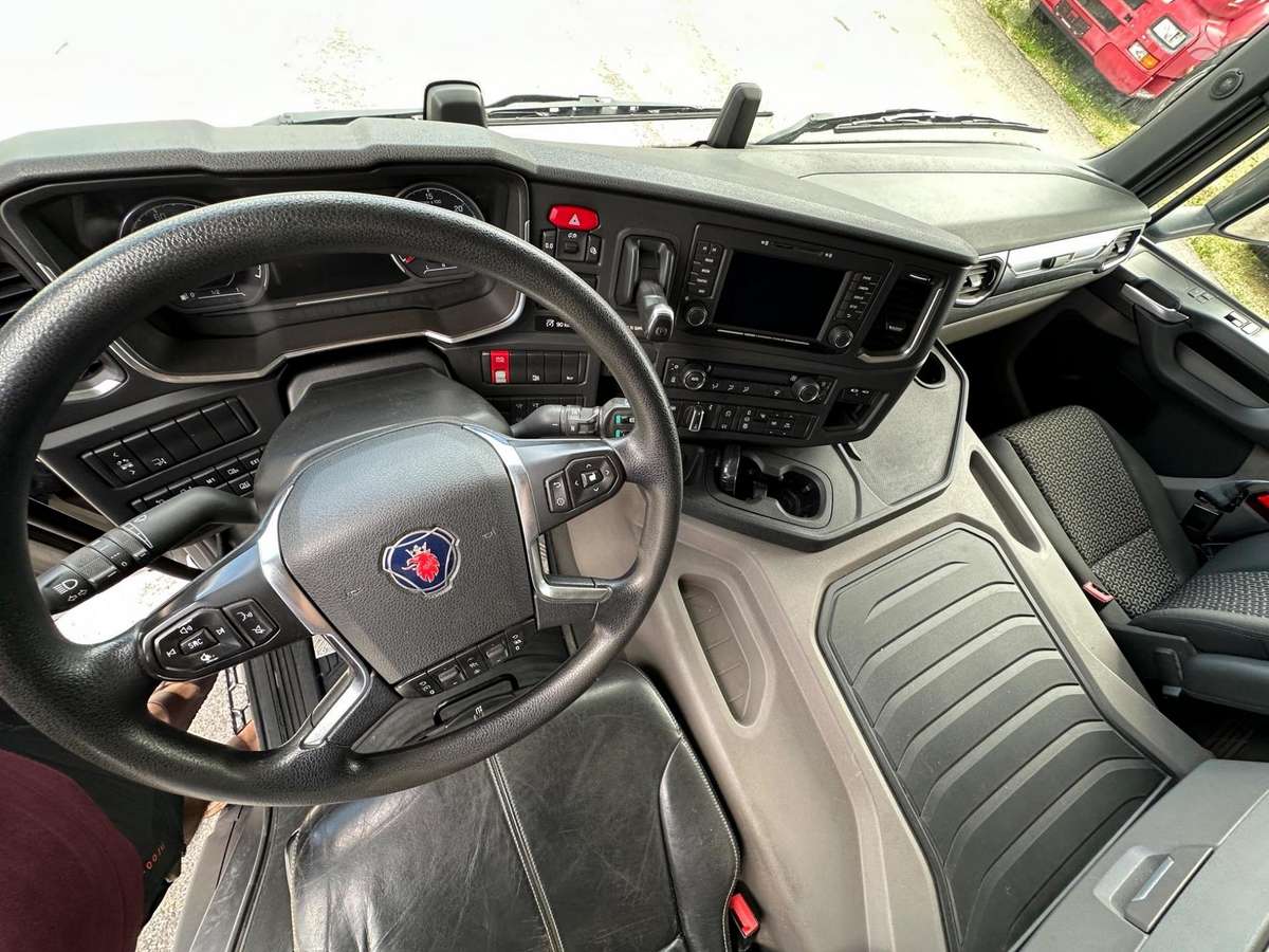 Scania P370, refrigerated trucks