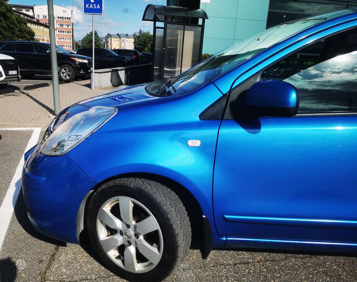 Nissan Note, 1.6 l., hatchback