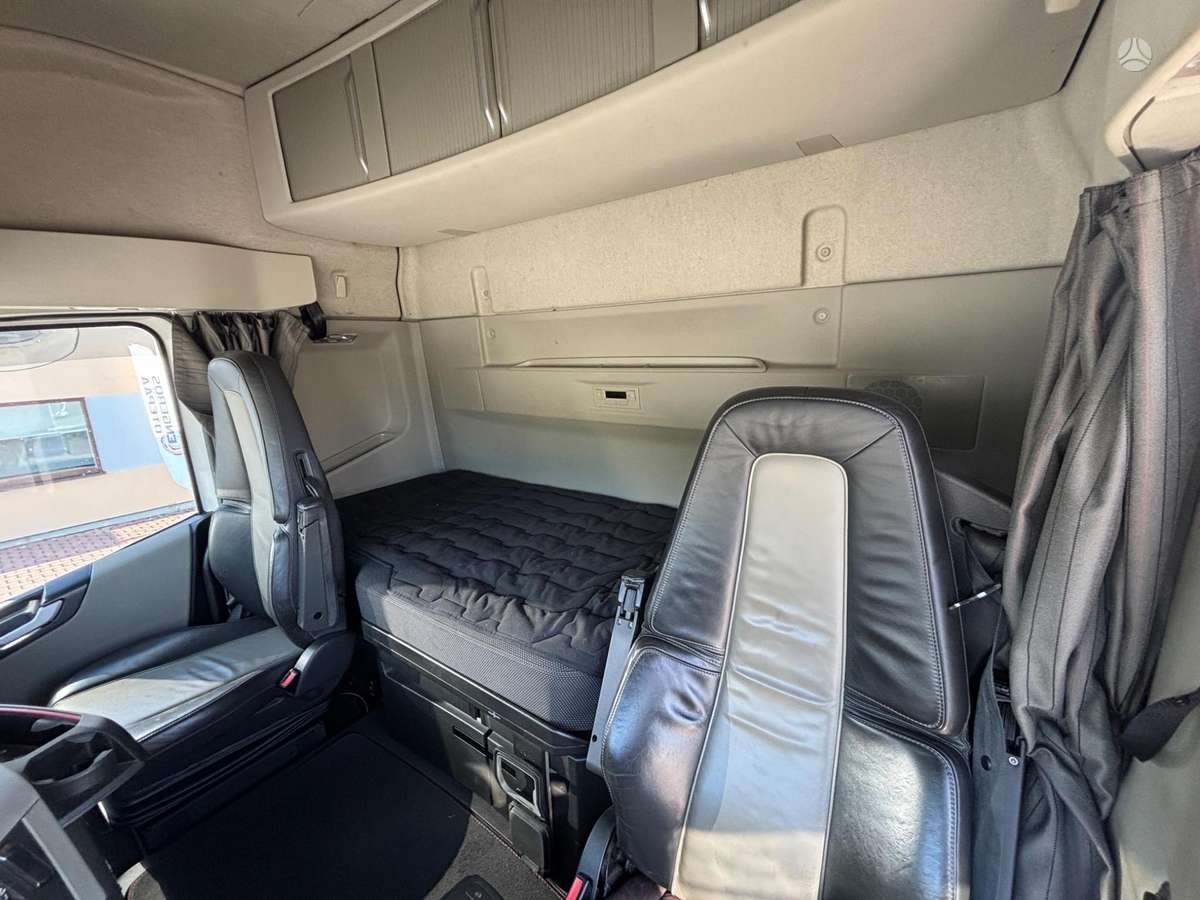 Volvo FH16 650, single sleeper