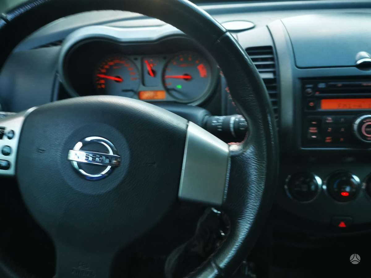 Nissan Note, 1.6 l., Хэтчбек