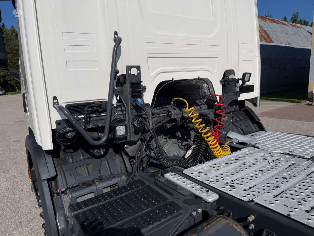 Scania P360, no sleeping space