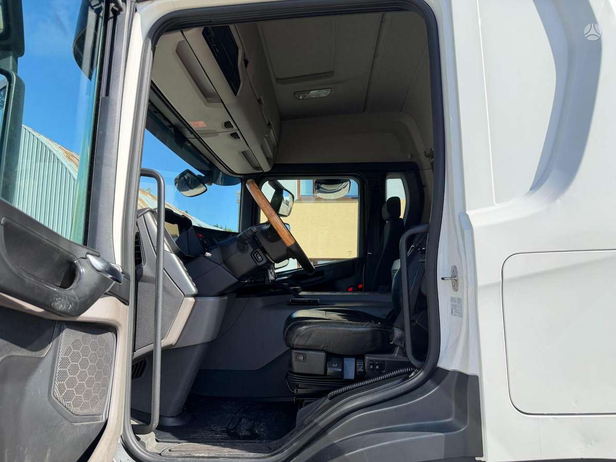 Scania P360, no sleeping space