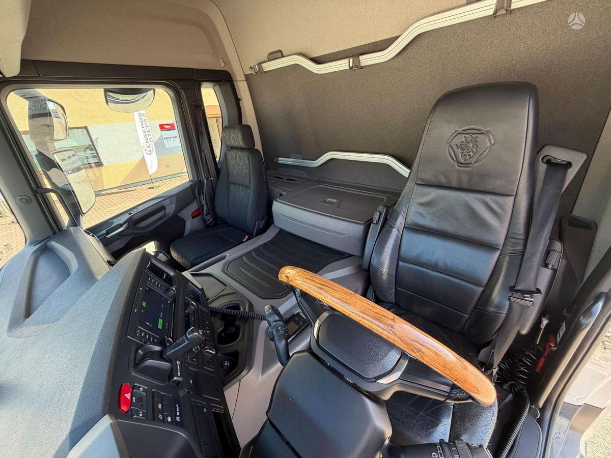 Scania P360, no sleeping space