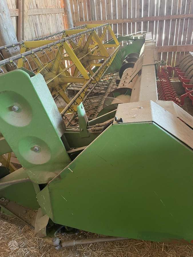 John Deere 965, kombainai