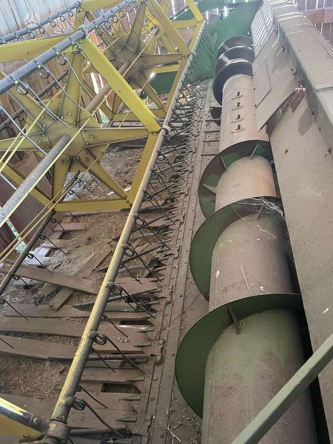John Deere 965, combine harvesters
