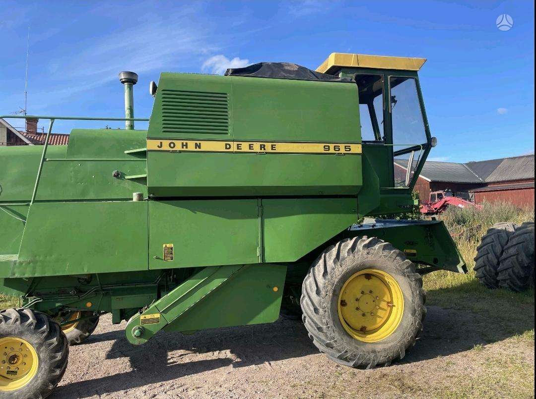 John Deere 965, kombainai