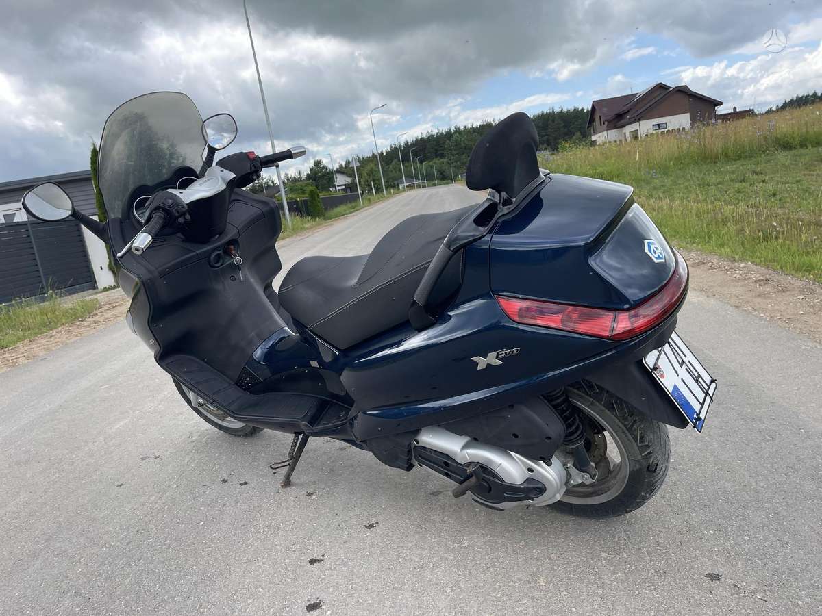 Piaggio Xevo 400cc, scooters / mopeds