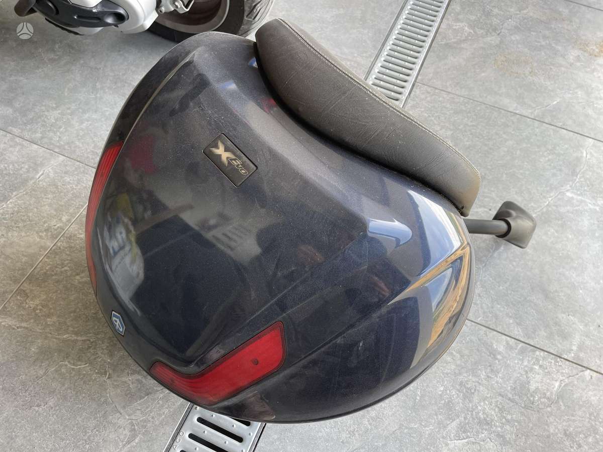 Piaggio Xevo 400cc, scooters / mopeds