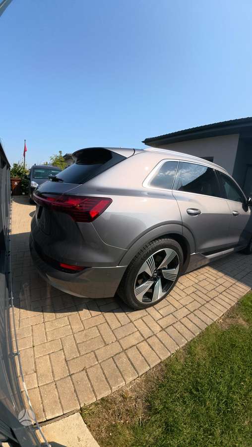 Audi e-tron, 95 kWh, off-road / crossover