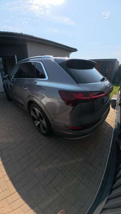 Audi e-tron, 95 kWh, off-road / crossover