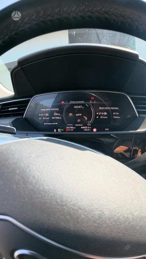 Audi e-tron, 95 kWh, off-road / crossover