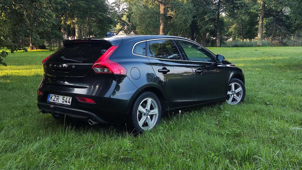 Volvo V40, 2.0 l., Хэтчбек