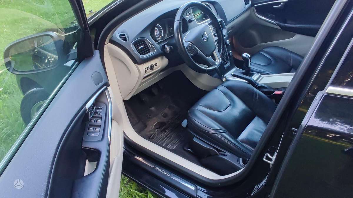 Volvo V40, 2.0 l., Хэтчбек