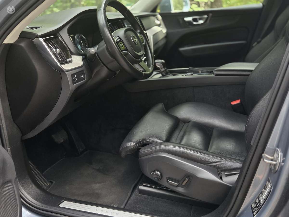 Volvo XC60, 2.0 l., Внедорожник / Кроссовер