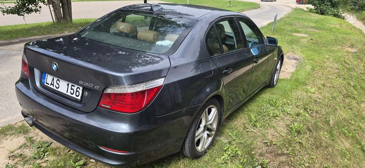 BMW 530, 3.0 l., saloon / sedan