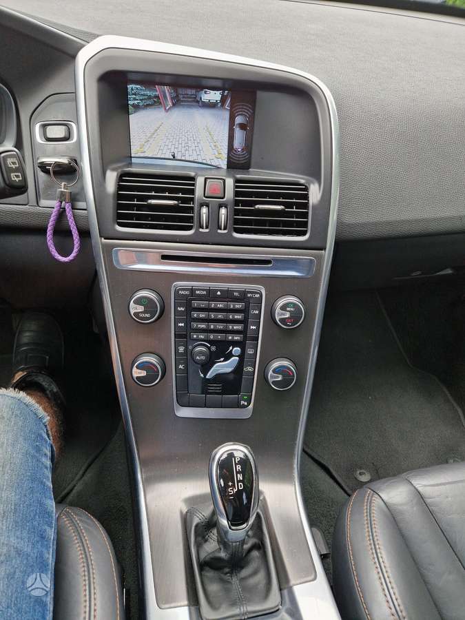 Volvo XC60, 2.0 l., Минивэн