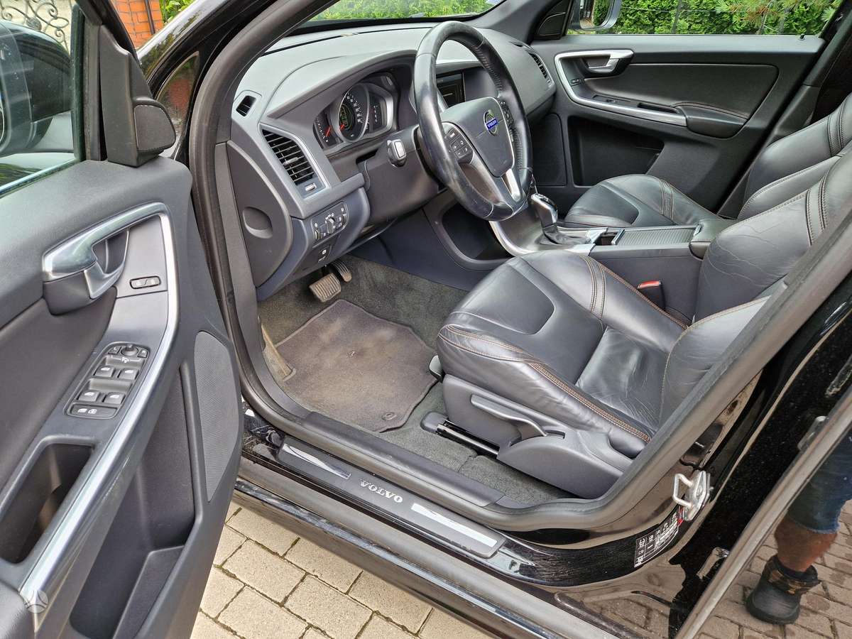 Volvo XC60, 2.0 l., Минивэн